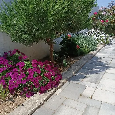 Tonina - House With Terrace, Jacuzzi, Free Parking * ספליט