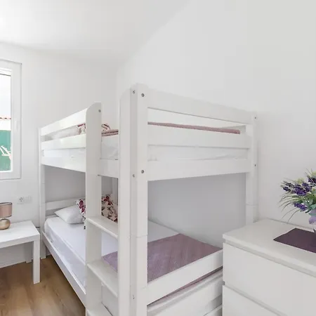 Tonina - Private Jacuzzi, Free Parking, Terrace Apartman *